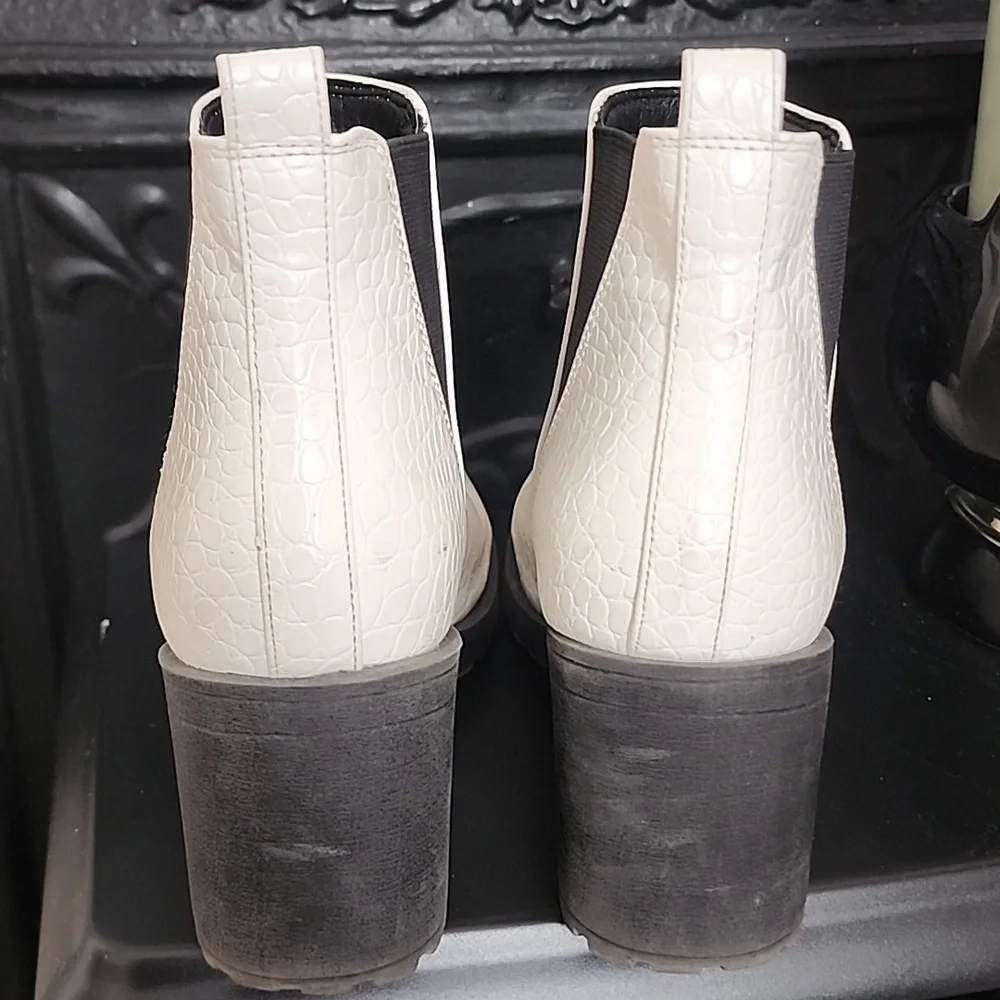 Dirty Laundry Cream Ankle Boots, Size 7.5